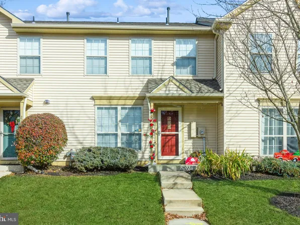 24 Woodbrook Dr, Mantua, NJ 08051