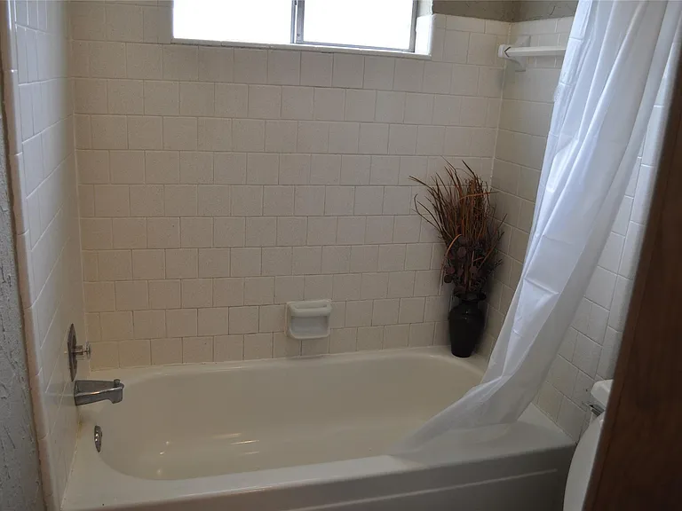 22411 Merrymount Dr — Photo 15