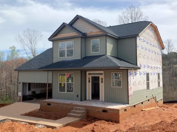 616 Forden Dr, Wellford, SC 29385