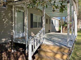 1318 Taw Caw Dr, Summerton, SC 29148