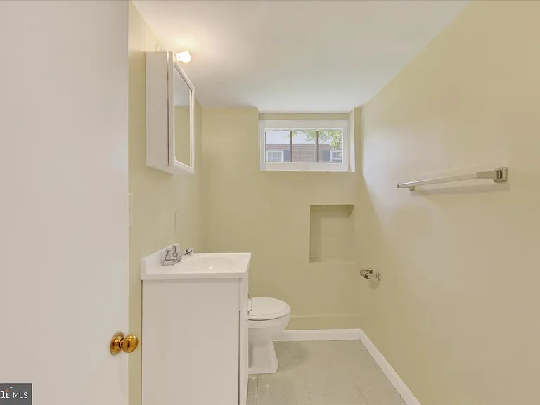 116 2nd Ave — Photo 23