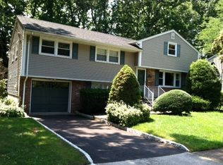 82 Concord Ave, Metuchen, NJ 08840
