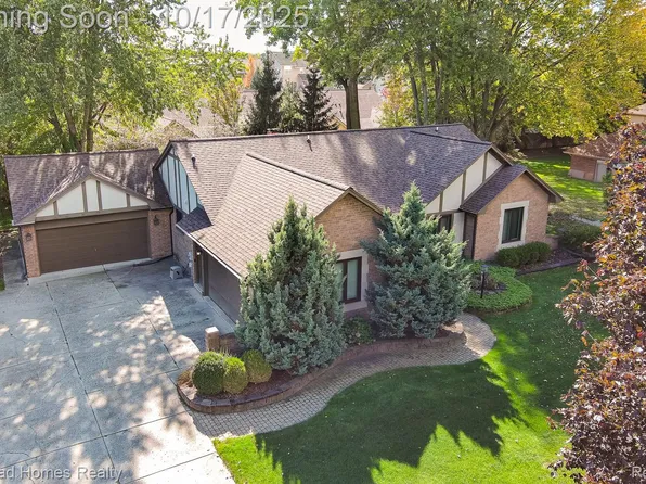 12212 Watkins Dr, Shelby Township, MI 48315