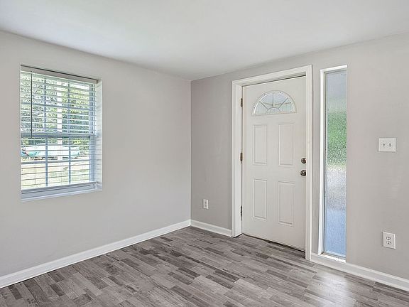 3rd image of 8501 Pond Ave