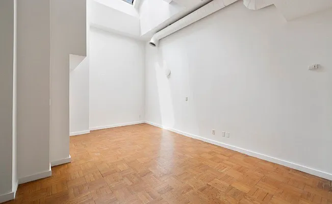 Rented by REAL New York | media 3