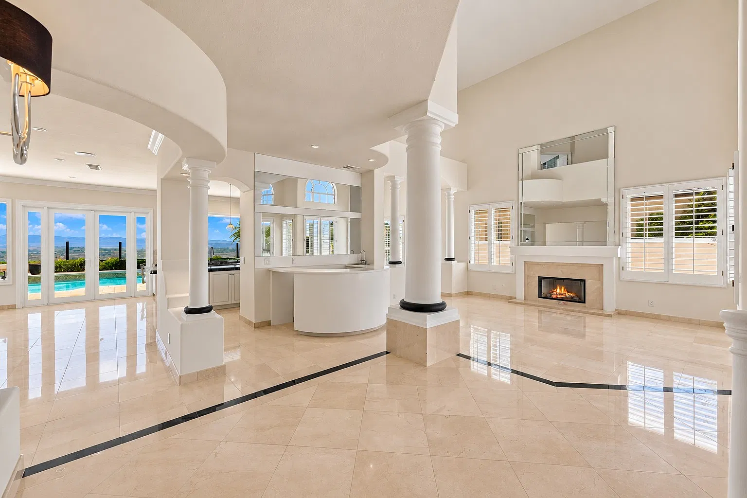 4 bed, 3240 sqft, $9,800 — Photo 4