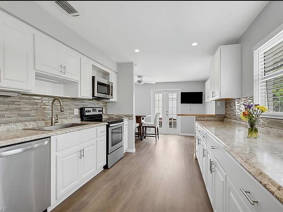2nd image of 862 95th AVE N