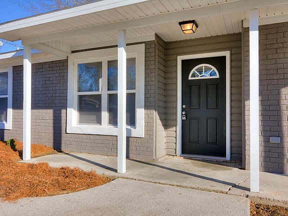 4th image of 2935 Dahlia Dr