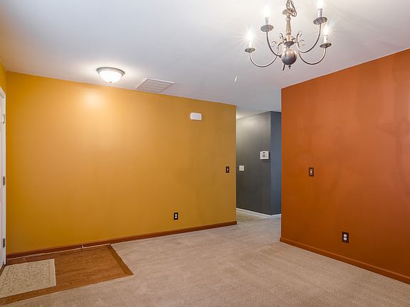 3rd image of 4906 Peppercorn Ln