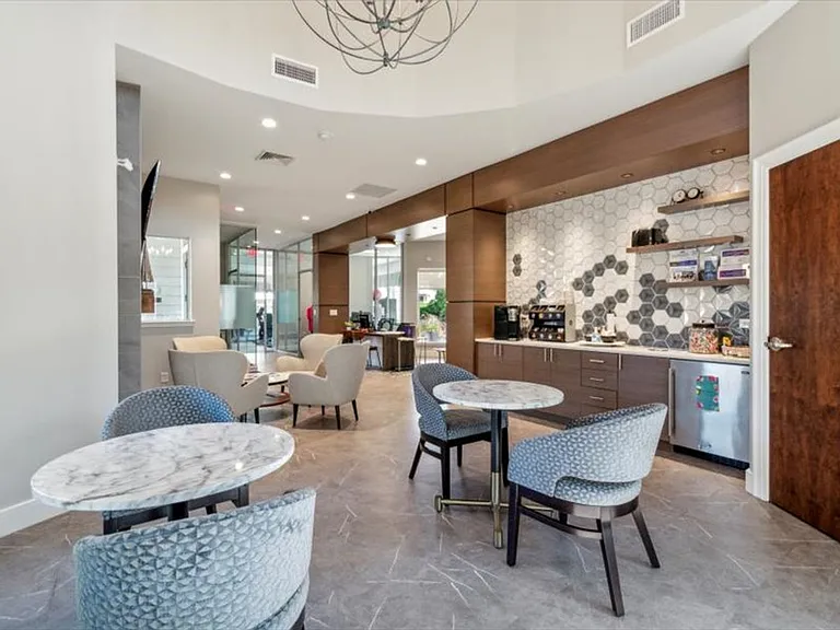 Village at Windermere Apartments — Photo 13