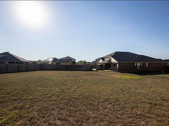 4th image of 1022 Granbury Cv