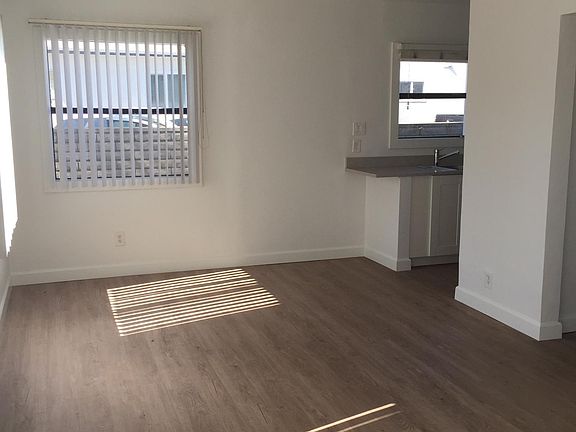 5th image of 1518 Rosecrans St #3019