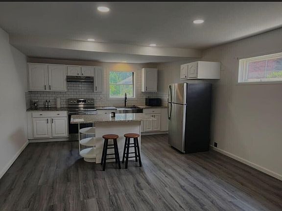 5th image of 30 Hillside Ave