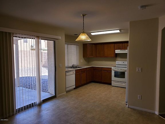 3rd image of 16658 W Melvin St