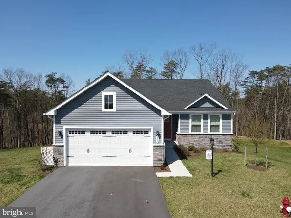 111 Tilapia Rd, Inwood, WV 25428