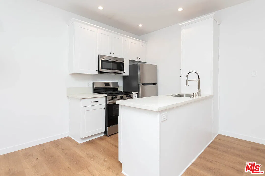 1 bed, 1.0 bath, 950 sqft, $2,995 — Photo 4