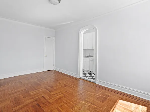 939 Woodycrest Avenue image 3 of 17