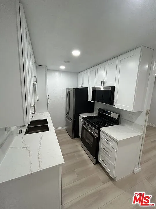 1 bed, 1.0 bath, 650 sqft, $2,200 — Photo 1