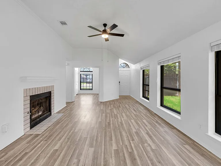 608 Rancho Dr — Photo 6