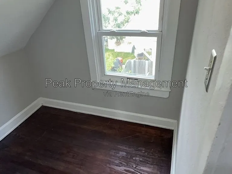 114 Lee Ave — Photo 10
