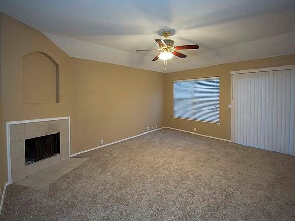 3rd image of 6734 Meadowcrest Dr
