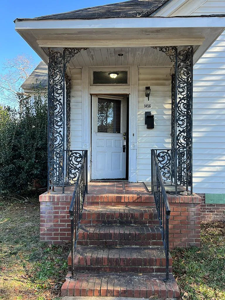 2 bed, 1221 sqft, $800 — Photo 1
