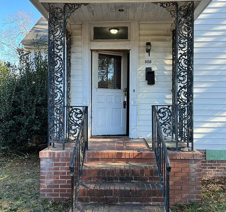 1456 Oakland Ave