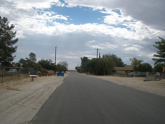 4th image of 9432 E Avenue T2