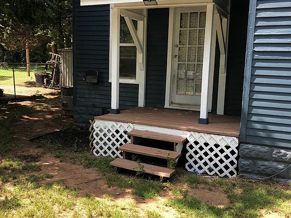 South Entrance in to Kitchen