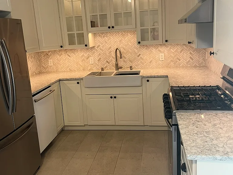 2438 Stewart Ave — Photo 11