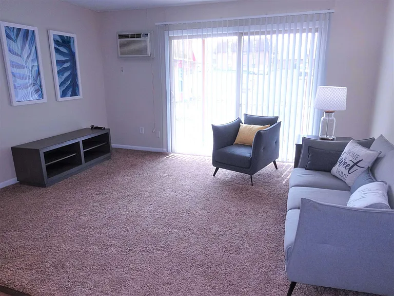 Princeton Square Apartments — Photo 10