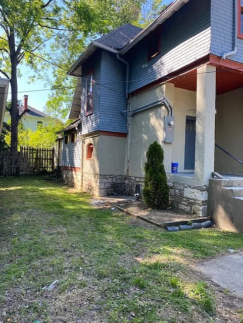 3 bed, 1.5 bath, 1987 sqft, $1,950 — Photo 4