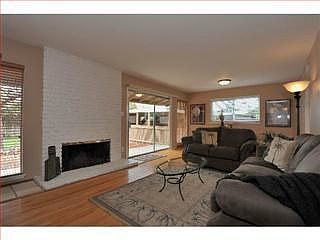 2nd image of 1141 Emerson Ave