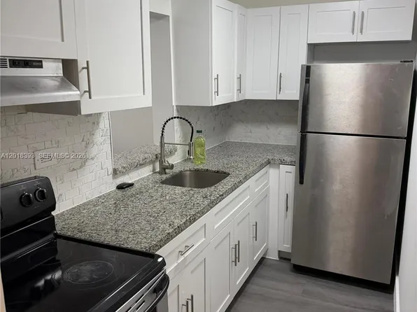 1740 NW North River Dr APT 325, Miami, FL 33125