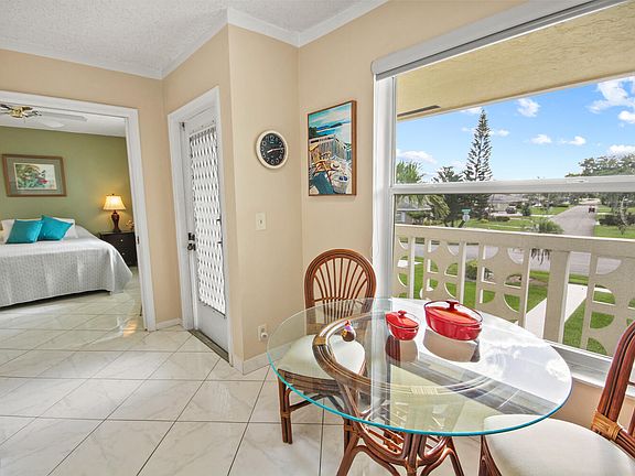 4th image of 1001 Flame Vine Ave APT 202