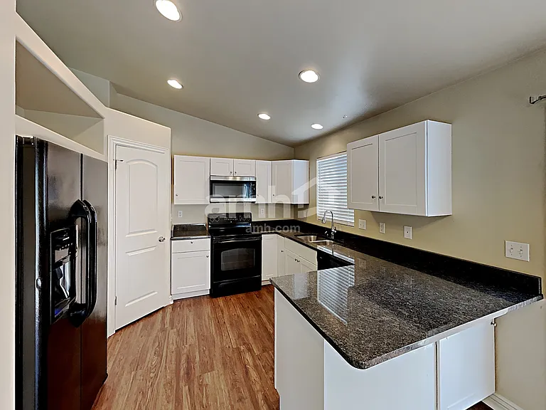 521 N Quincy Ave — Photo 5