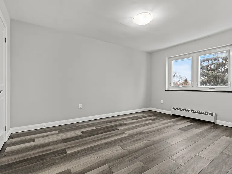 483 Linwell Rd — Photo 8