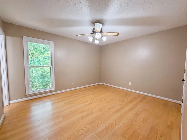 1106 Westridge Cir — Photo 5