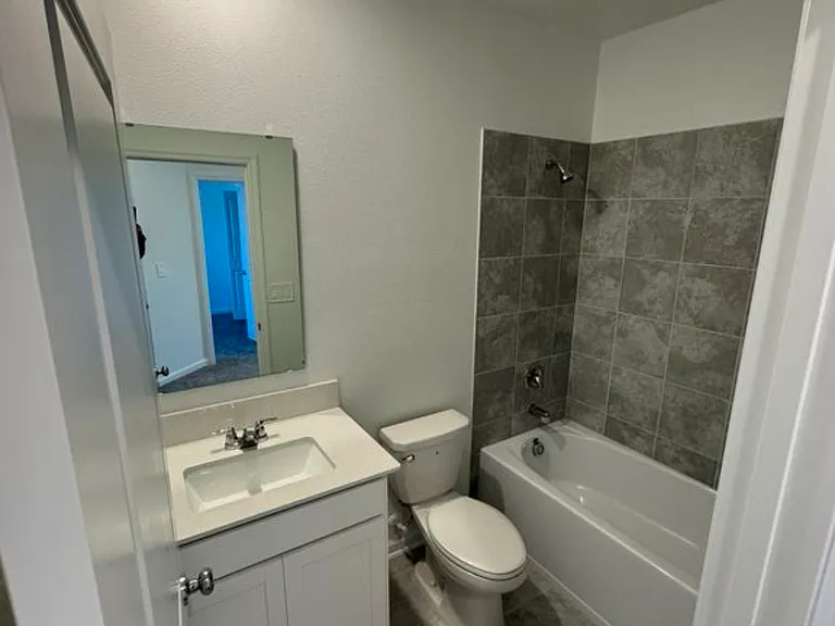 2736 Pierr St — Photo 4