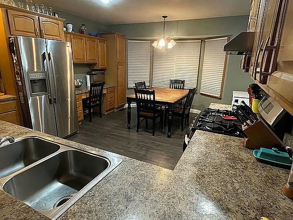 5th image of 281 S Ridge Ln