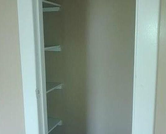 4th image of 555 S Arlington Ave