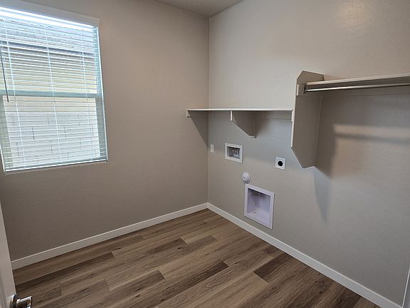 4th image of 26204 W Pioneer St