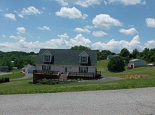 1st image of 485 Marquise Dr
