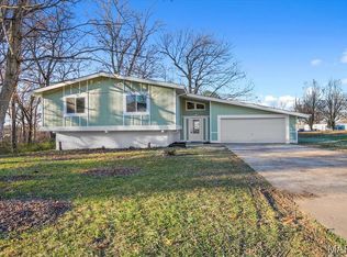 226 Clinton Dr, Herculaneum, MO 63048