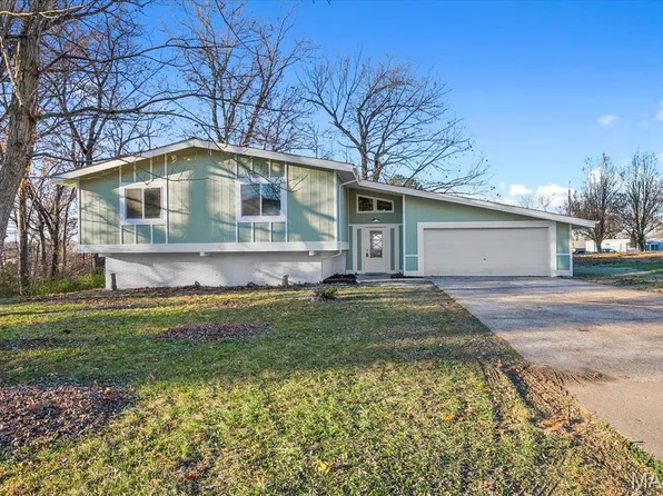 226 Clinton Dr, Herculaneum, MO 63048