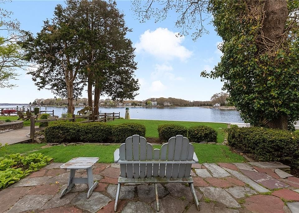 369 Earle Dr, North Kingstown, RI 02852 Zillow
