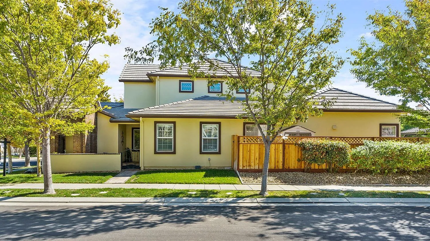 104 Alexandria Dr photo 1