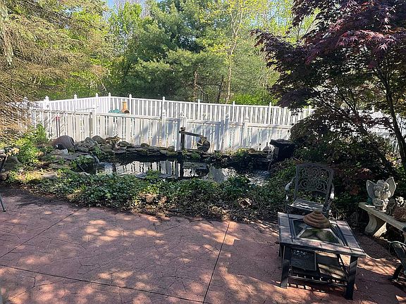 2nd image of 2435 Sandalwood Dr