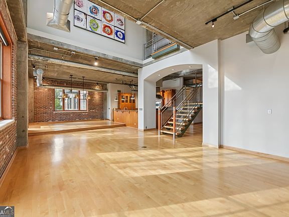 3rd image of 3235 Roswell Rd NE Unit 506