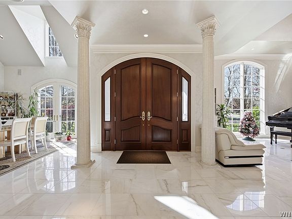 4th image of 224 Village Pointe Ln